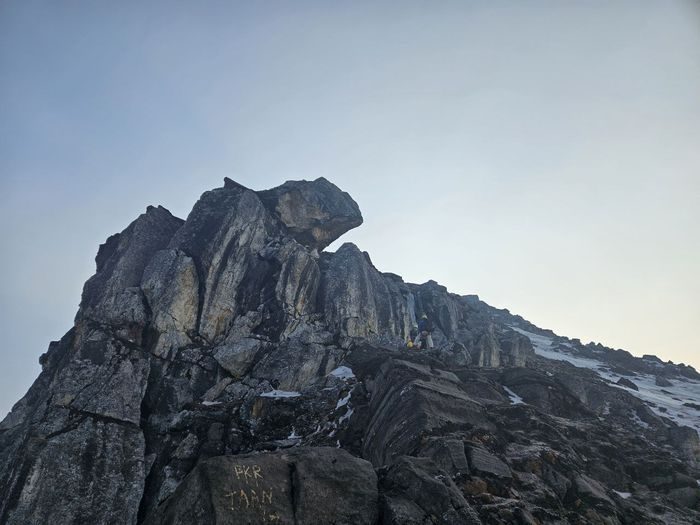 Драматичный скальный шпиль — Mardi Himal 2024